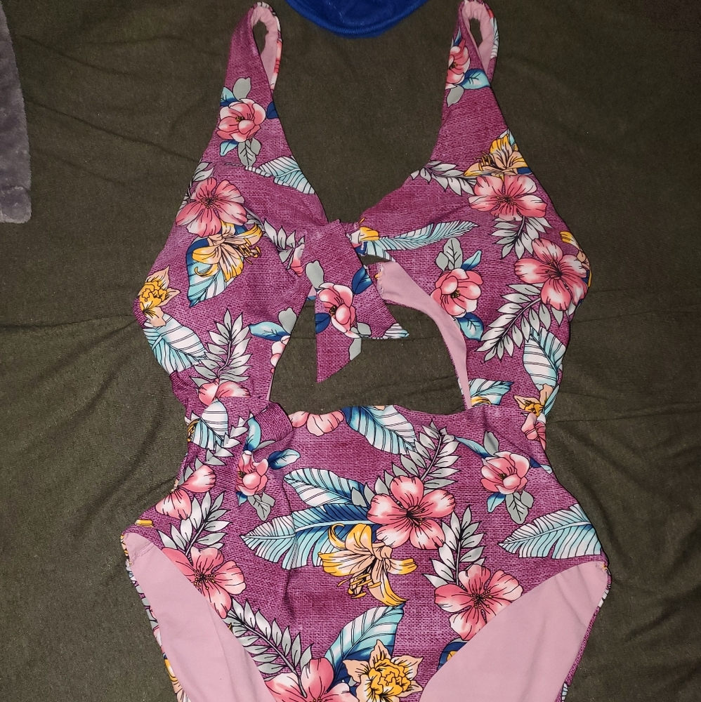 1 piece swimsuit